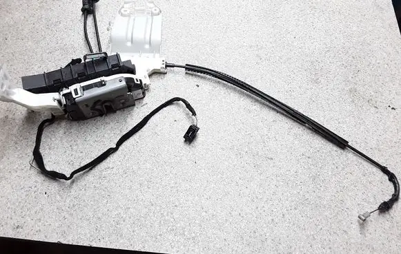 Fiat 500X Front door lock 40126025 52028382