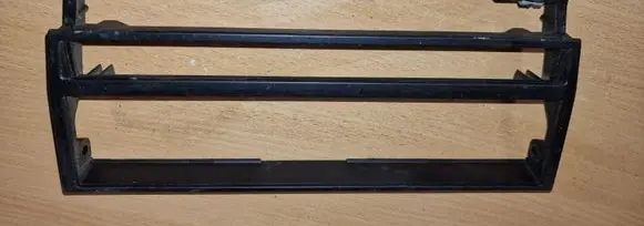 BMW 5 E39 Radio/GPS head unit trim 8247302