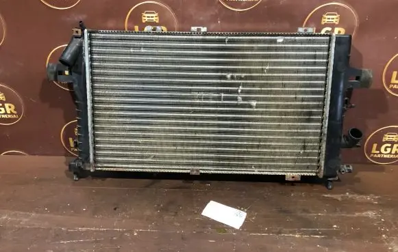 Opel Astra H Coolant radiator
