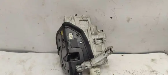 Audi A6 S6 C6 4F Rear door lock 8E0839015AA