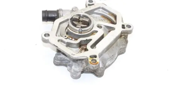 Mercedes-Benz A W176 Vacuum pump A2701801001