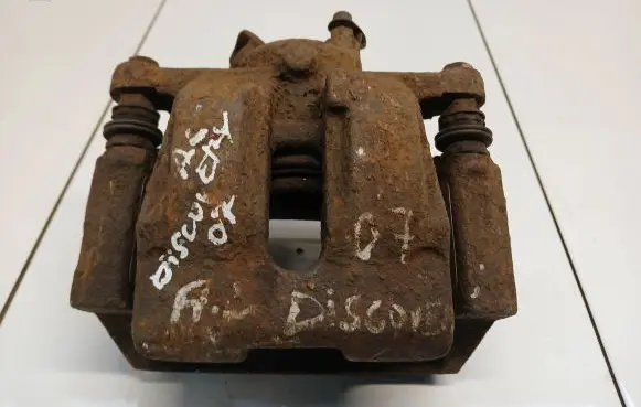 Land Rover Discovery 3 - LR3 Rear brake caliper