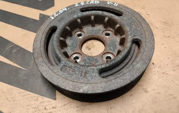Jeep Cherokee III KJ Crankshaft pulley 502C2033F