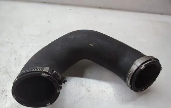 Audi Q7 4L Intercooler hose/pipe 7L6145972E