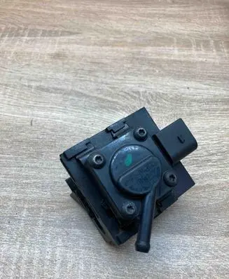 BMW 5 E60 E61 Exhaust gas pressure sensor 7789219