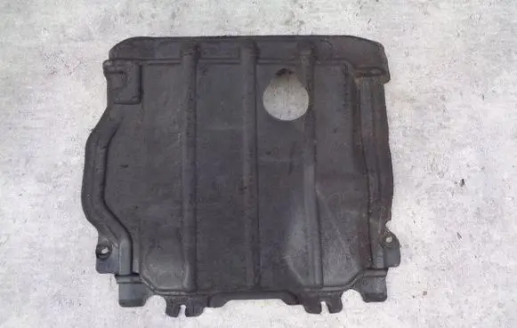 Jeep Grand Cherokee Engine splash shield/under tray