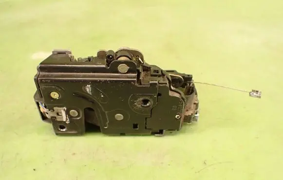 Seat Toledo III (5P) Front door lock 3D1837015