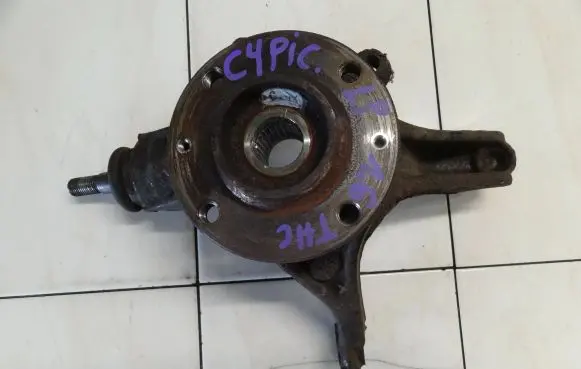 Citroen C4 Grand Picasso Front wheel hub spindle knuckle