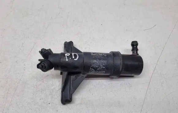 BMW 5 E60 E61 Headlight washer spray nozzle 070105