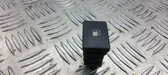 Toyota Avensis T270 Fuel tank opening switch 