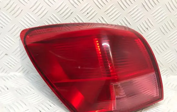 Nissan Qashqai+2 Rear/tail lights 89070311