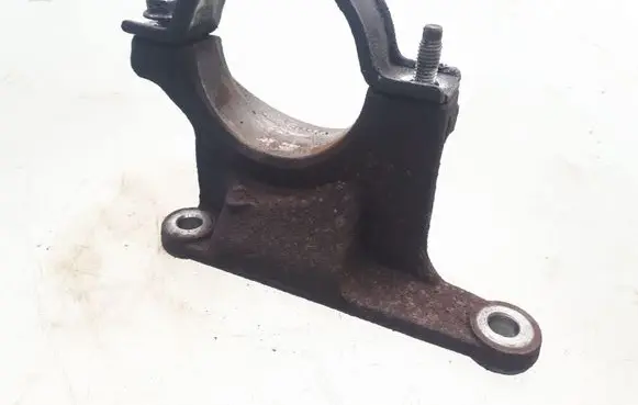 Ford Mondeo MK IV Driveshaft support bearing bracket 
