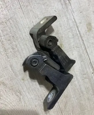Rear door hinge set