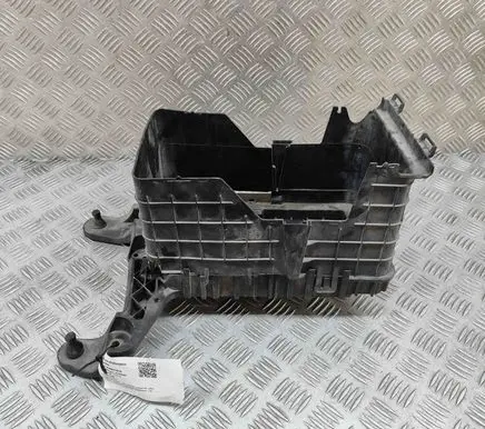 Volkswagen PASSAT B7 Battery box tray 1K0915333