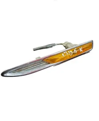 Ford Mondeo MK IV Front fender indicator light 7S7113K354