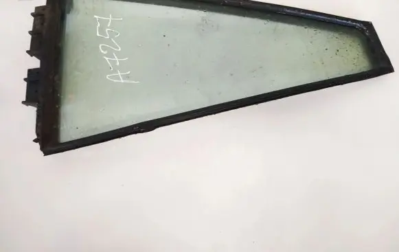 Toyota RAV 4 (XA30) Rear vent window glass 43r00122 43r-00122