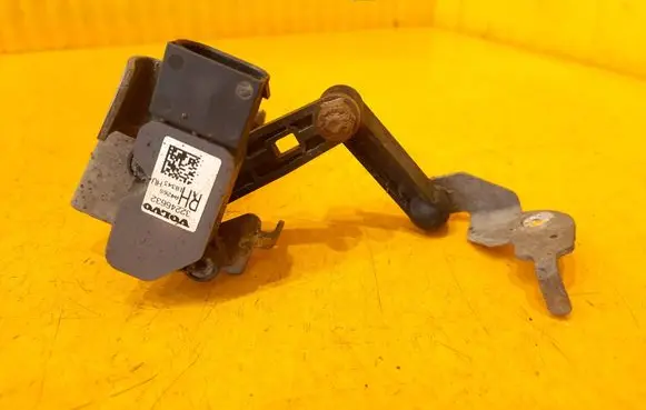 Headlight/headlamp level sensor