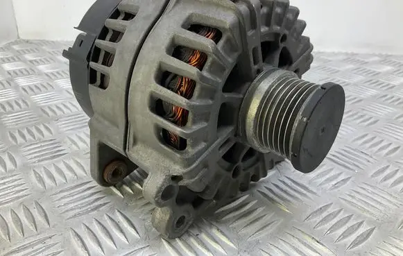 Audi A4 S4 B9 Generator/alternator 04L903024A