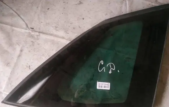 Citroen C4 I Picasso Rear side window as3