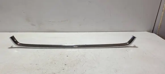 Front bumper splitter molding