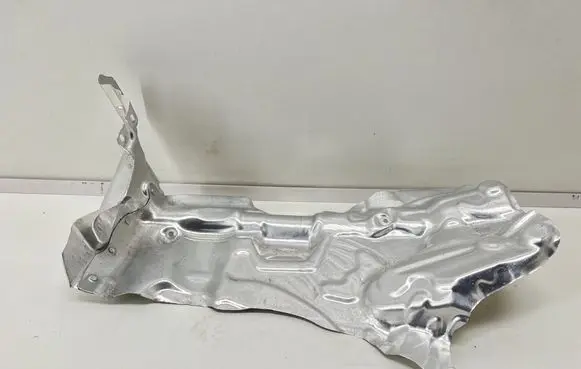 Mini Cooper Countryman F60 Heat shield in engine bay 6882183
