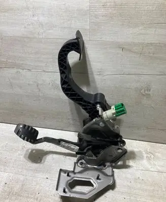 Citroen C3 Aircross Pedal assembly 9807334080