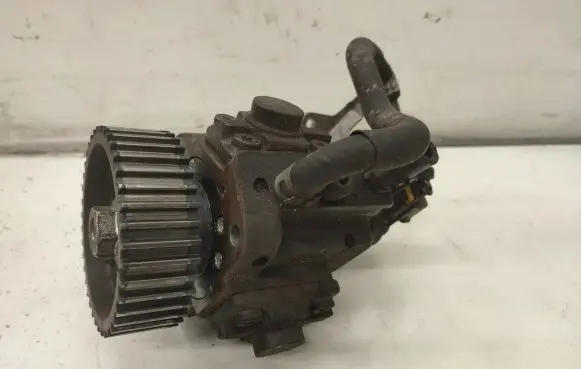 Opel Insignia A Fuel injection high pressure pump 0445010193