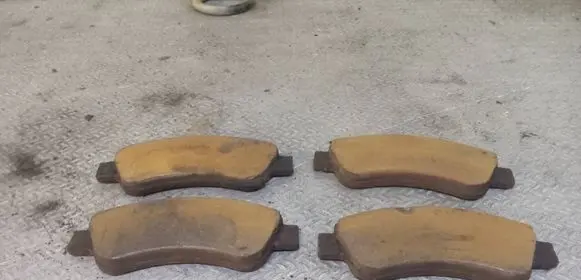 Peugeot 208 I Brake pads (front)