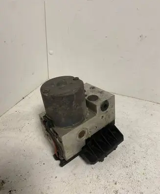 Volkswagen PASSAT B5.5 ABS Pump 8E0614111T