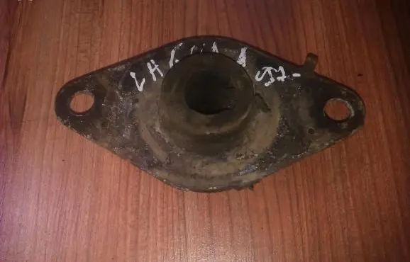 Renault Laguna I Engine mount bracket 7700841531
