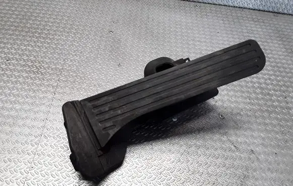 Volkswagen PASSAT B6 Accelerator throttle pedal 1K2723503M 6PV00874501