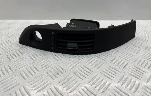 Toyota Corolla Verso AR10 Dashboard side air vent grill/cover trim 896110F010 5567064010B0 6556434010