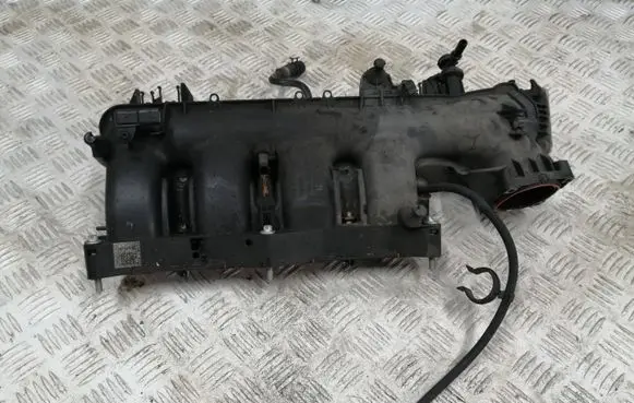 Mercedes-Benz B W246 W242 Intake manifold A2700900537 092150