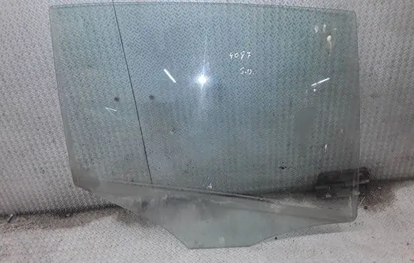Rear door window glass