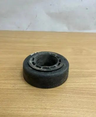 Mercedes-Benz E W210 Rear coil spring rubber mount A2103210484 D5126