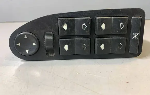 BMW 5 E39 Electric window control switch 8368986