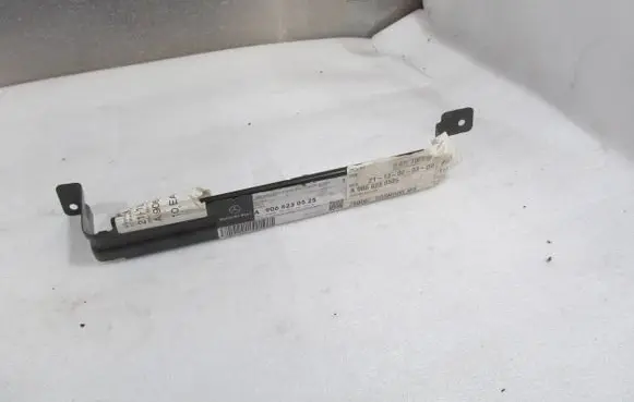 Mercedes-Benz Sprinter W906 Fender mounting bracket A9066230525
