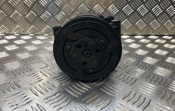 Nissan Primera Air conditioning (A/C) compressor (pump) 01139027