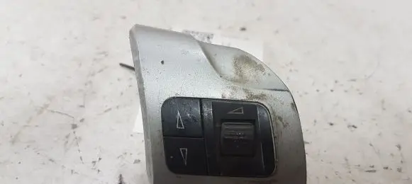 Opel Zafira B Steering wheel buttons/switches 13126750 P18030XT