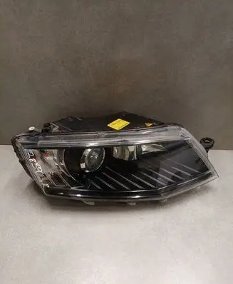 Skoda Octavia Mk3 (5E) Headlight/headlamp 5E2941016B 030127268400 33433344