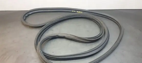 KIA Carnival Seal rubber (tailgate) 