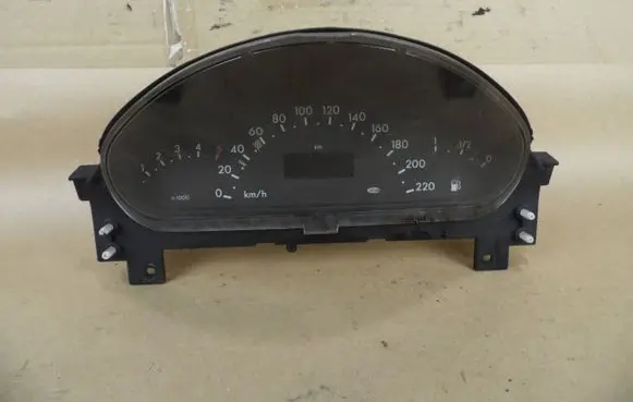 Mercedes-Benz A W168 Speedometer (instrument cluster) A1685404711 09052689901