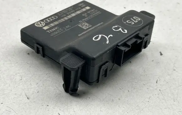Volkswagen PASSAT B6 Gateway control module 3C0907530C 3C0907951A 402063