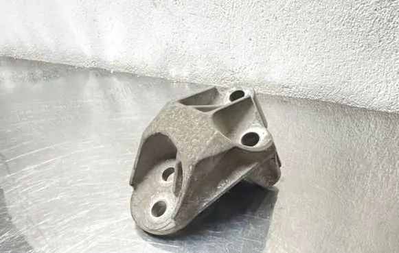 Opel Vectra B Engine mounting bracket 24499029 9224052