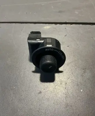 Jaguar XF X250 Wing mirror switch 03930345
