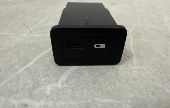 Mercedes-Benz Sprinter W907 W910 USB socket connector A2478200401