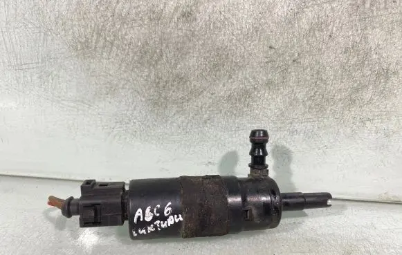 Audi A6 S6 C6 4F Headlight washer pump 3b7955681