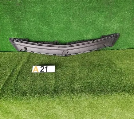 Mercedes-Benz A W176 Front bumper mounting bracket A1768850365