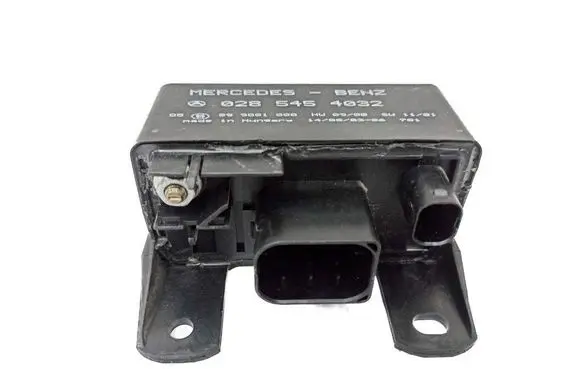 Mercedes-Benz ML W163 Glow plug pre-heat relay 0285454032 899081000 0005453616