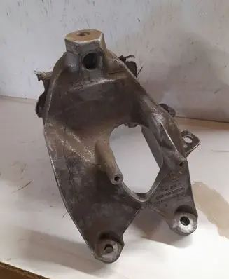 Audi A4 S4 B9 Engine mounting bracket 4M0199308BL